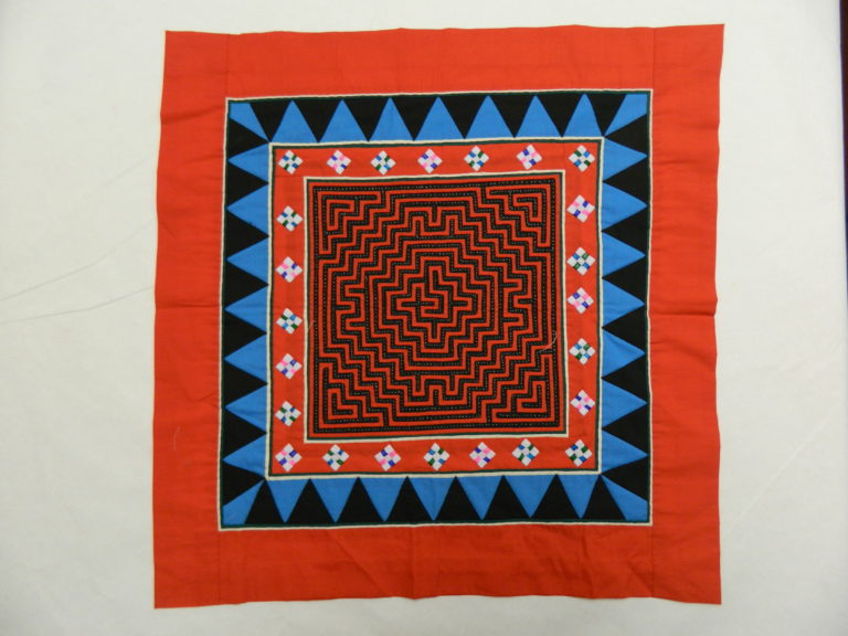 Applique Paj Ntaub – Hmong Archives